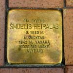 Atminimo akmuo Šmueliui Beiralui