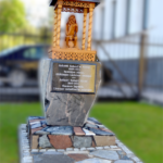 Paminklas skirtas įamžinti suomių profesoriaus Augusto Roberto Niemio atminimą