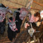 Tautodailininko K. Striaupos klėtelė