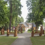 Miesto skvero Kazlų legendos- medžio skulptūrų erdvė (Kazlų Rūdos sen.)